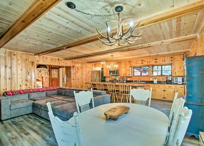 Furnished Patio & Fire Pit: Pinetop Cabin! Holiday home *