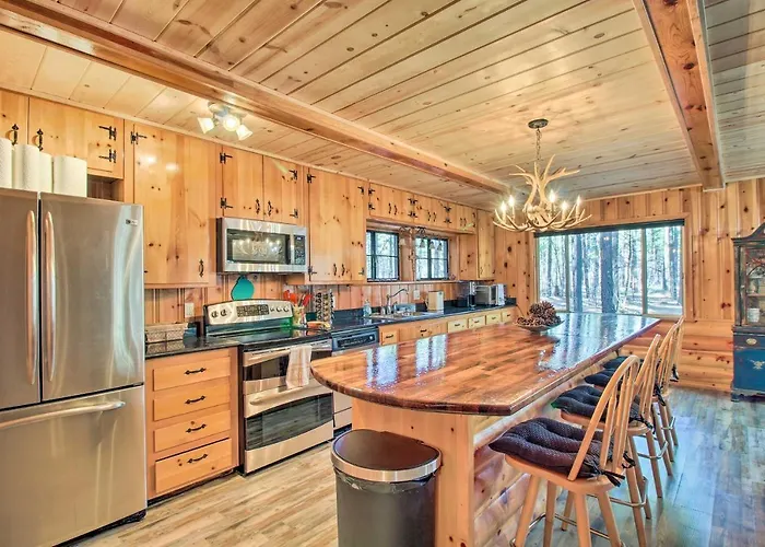Holiday home Furnished Patio & Fire Pit: Pinetop Cabin!