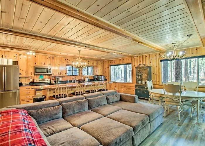 Furnished Patio & Fire Pit: Pinetop Cabin! Holiday home