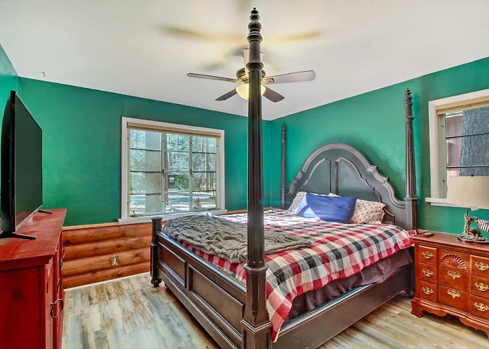 Furnished Patio & Fire Pit: Pinetop Cabin! Indian Pine